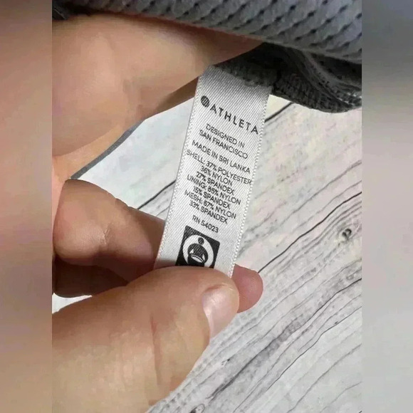 Athleta Camo print sports bra - Picture 4 of 6